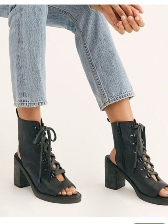 Free People Cut-Out Bootie "NEW" - Picture 16 of 16